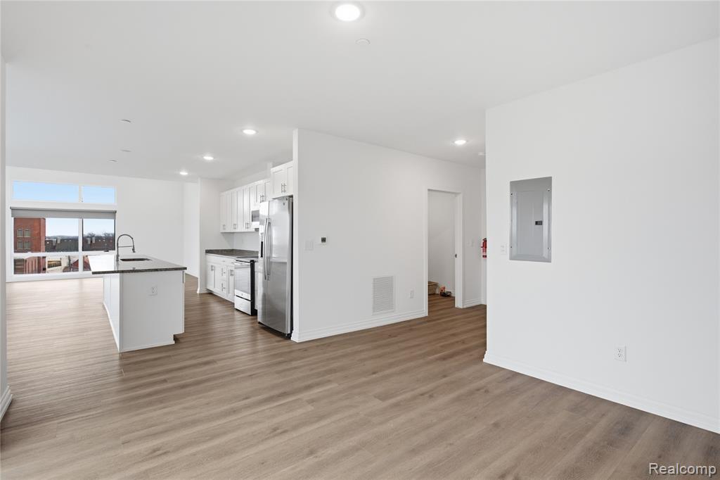 166 Oak st Street, Wyandotte, MI, 48192