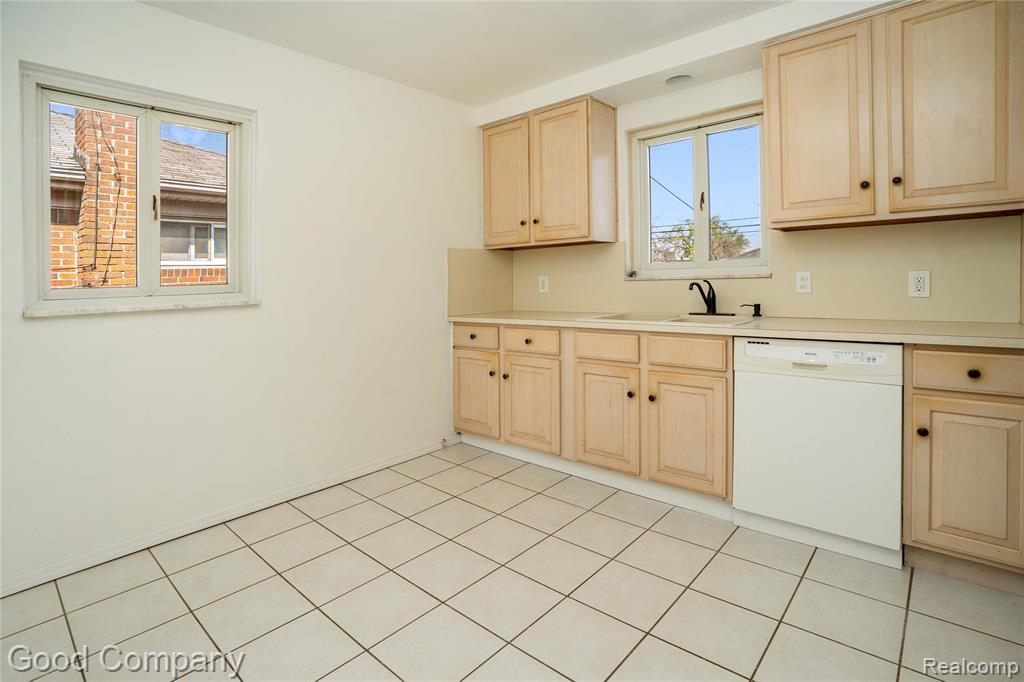 19915 Shady Lane Avenue, Saint Clair Shores, MI 48080 — Photo 2