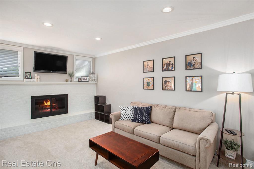 4238 Greensboro Drive, Troy, MI 48085 — Photo 8