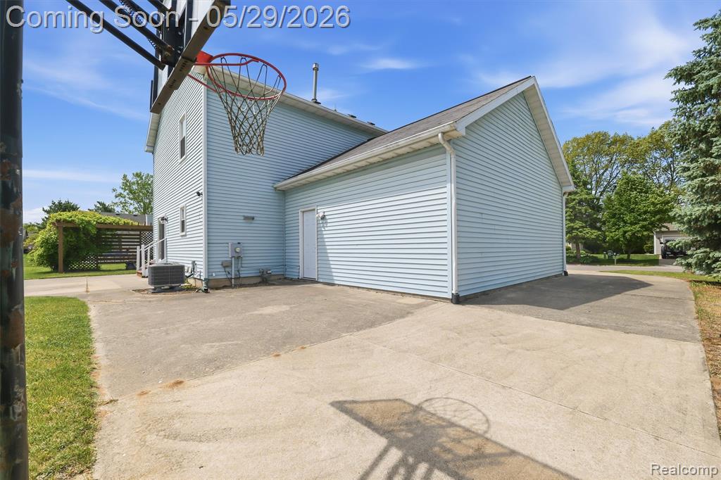 2360 Hickory Circle Drive, Howell, MI 48855 — Photo 35