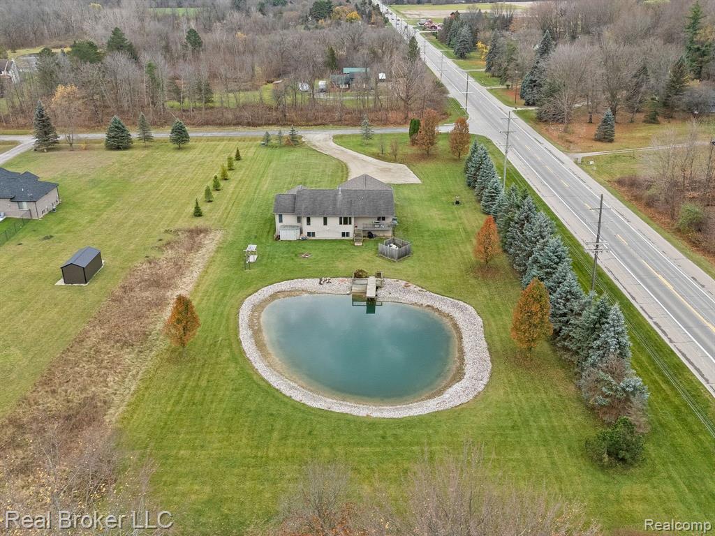 7265 Wood Pointe Drive, Almont, MI 48003 — Photo 27