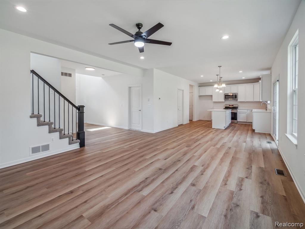 46840 TIMBERLAND Street, Belleville, MI 48111 — Photo 9