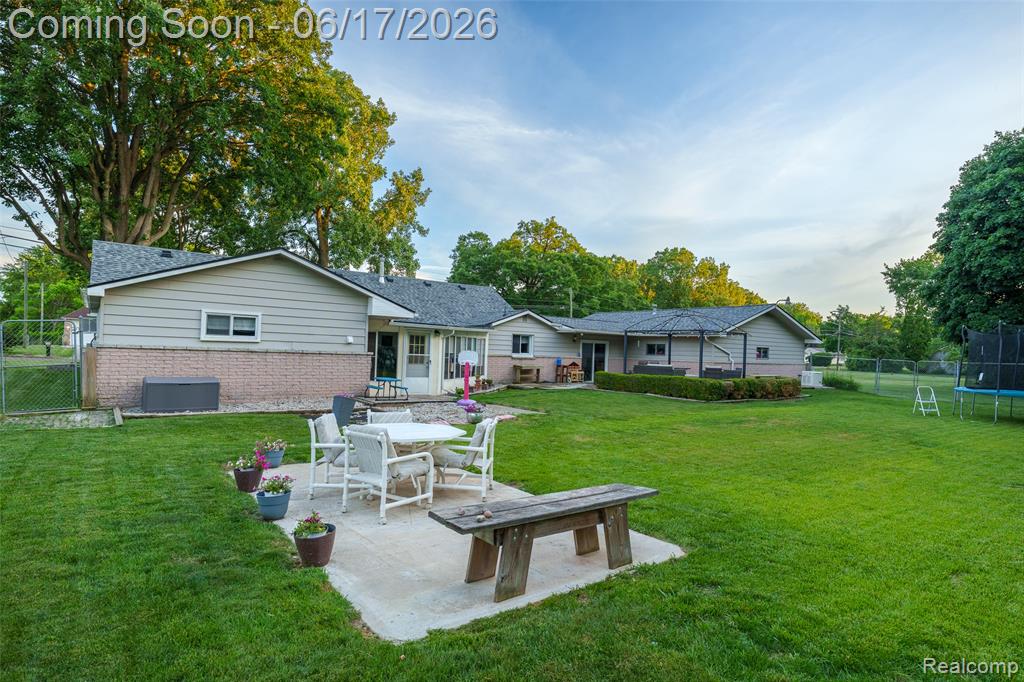 921 E Northfield Avenue, Pontiac, MI 48340 — Photo 36