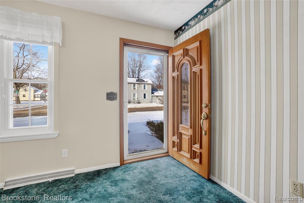 300 N Kibbee Street, MI 48879 — Photo 6