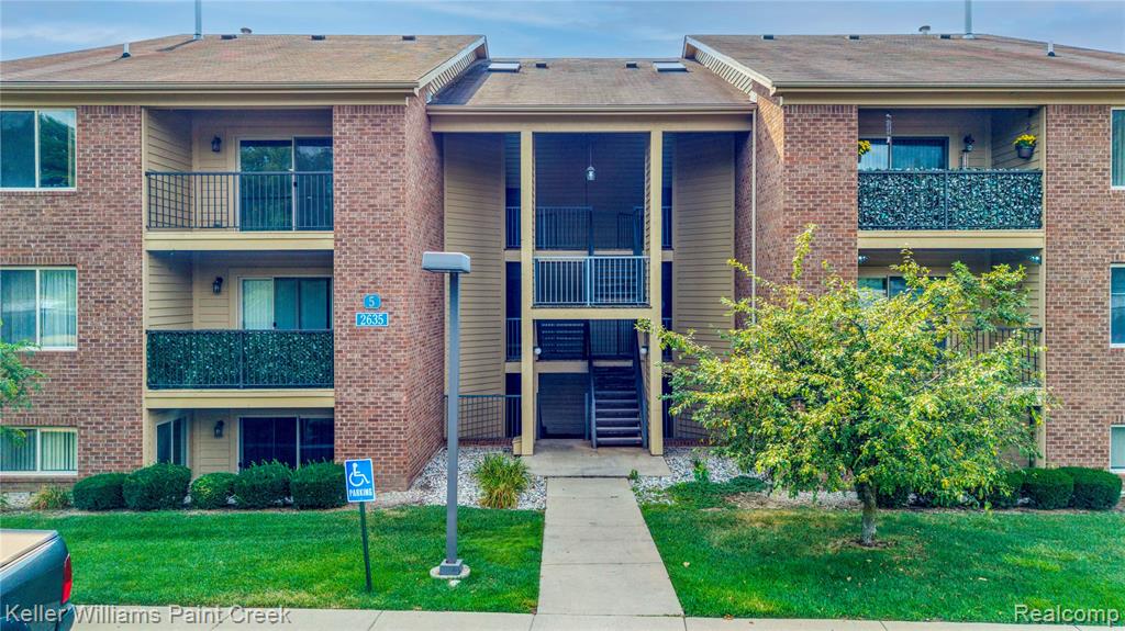 2635 Greenstone Boulevard, Auburn Hills, MI 48326