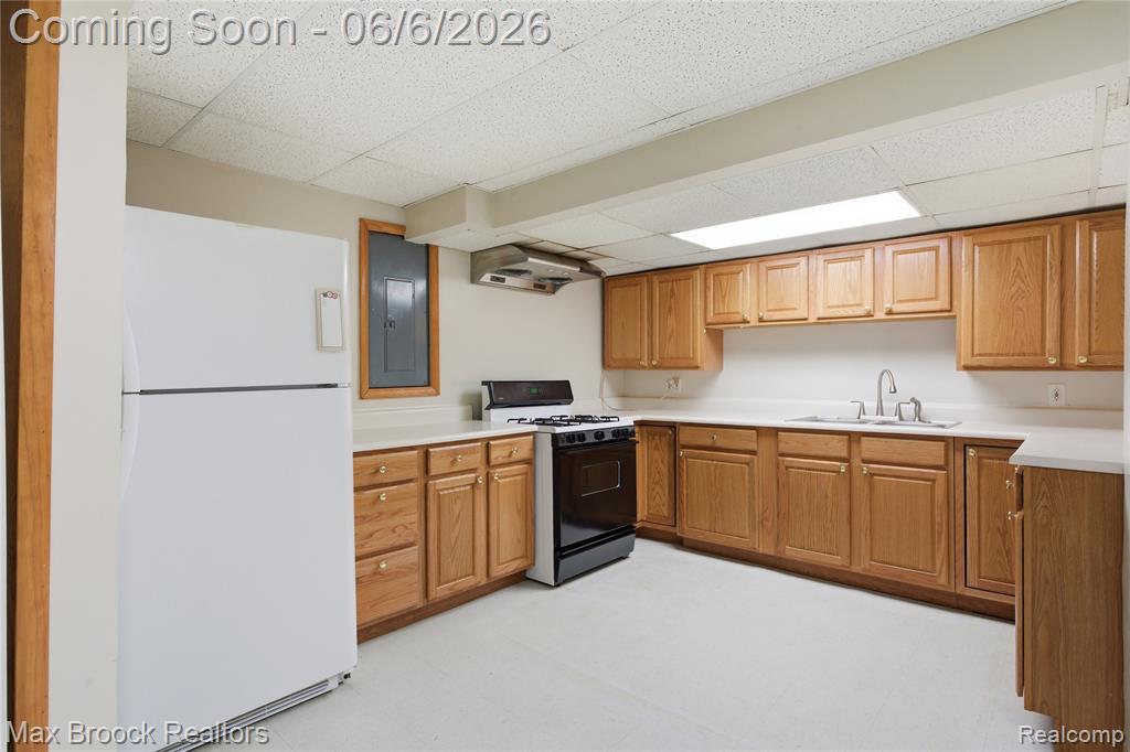 46547 Glen Eagle Drive, Utica, MI 48315 — Photo 46