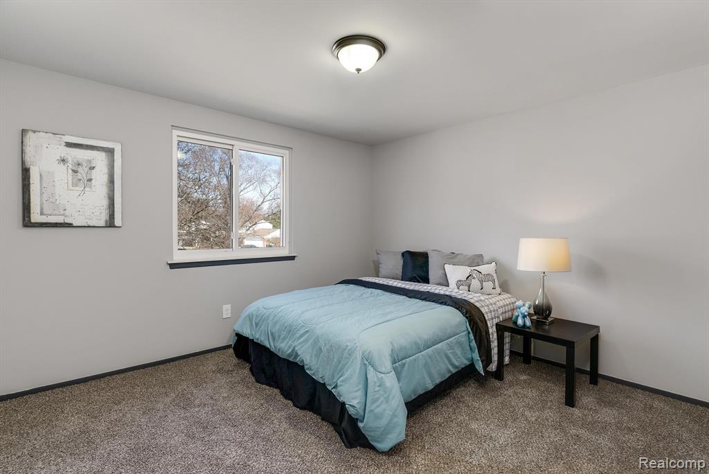40621 RINALDI Drive, Sterling Heights, MI 48313 — Photo 31