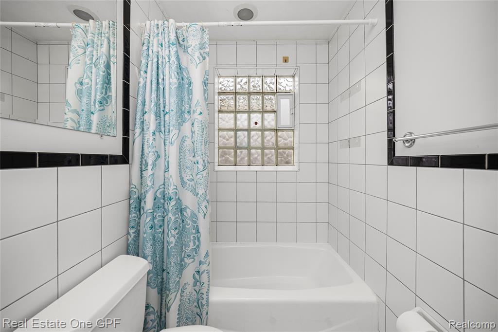 506 W 12 Mile Road, Royal Oak, MI 48073 — Photo 23
