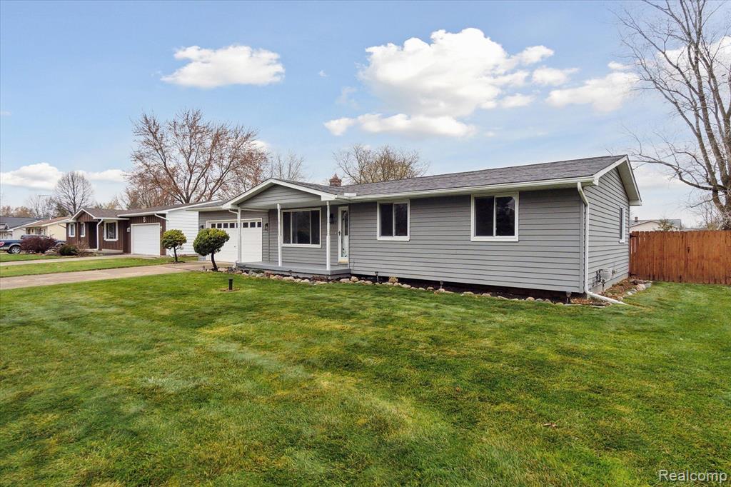 7107 FAIRGROVE Drive, Swartz Creek, MI 48473 — Photo 4