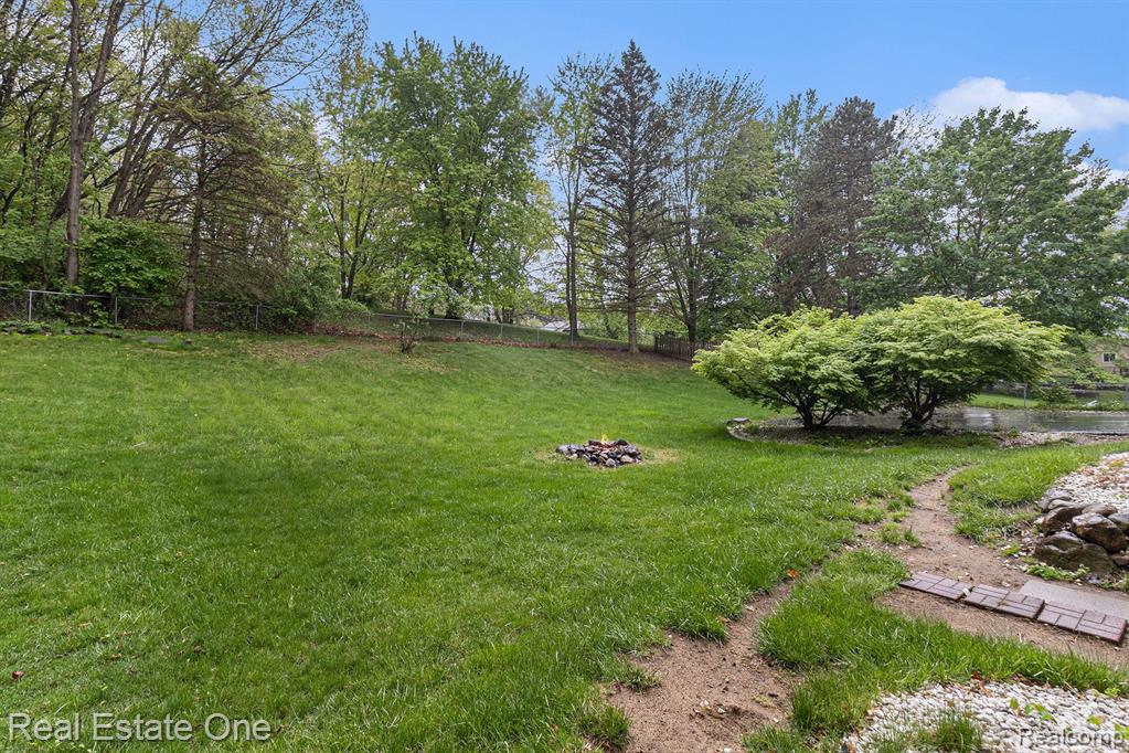 8830 SKYLANE Drive, Brighton, MI 48114 — Photo 28
