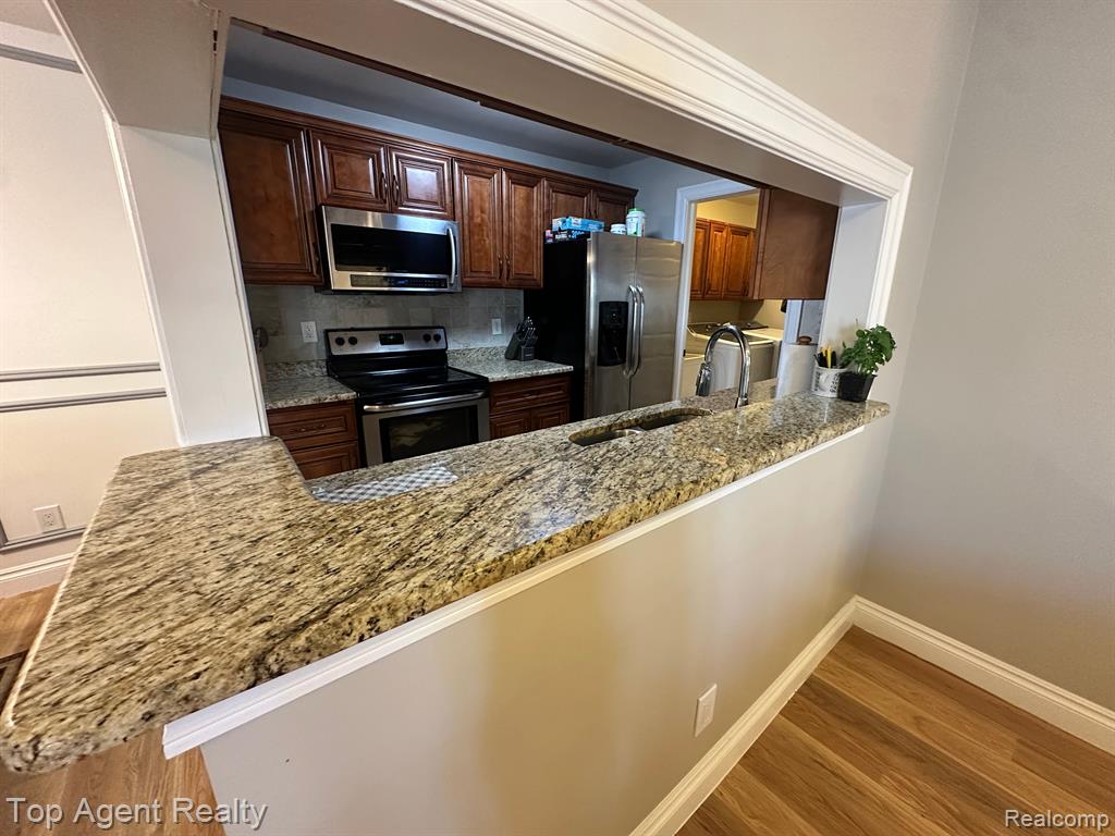 5844 PINE AIRES Drive, Sterling Heights, MI 48314 — Photo 10