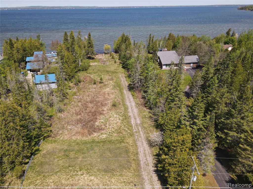 1197 Needle Point Drive, Cheboygan, MI 49721