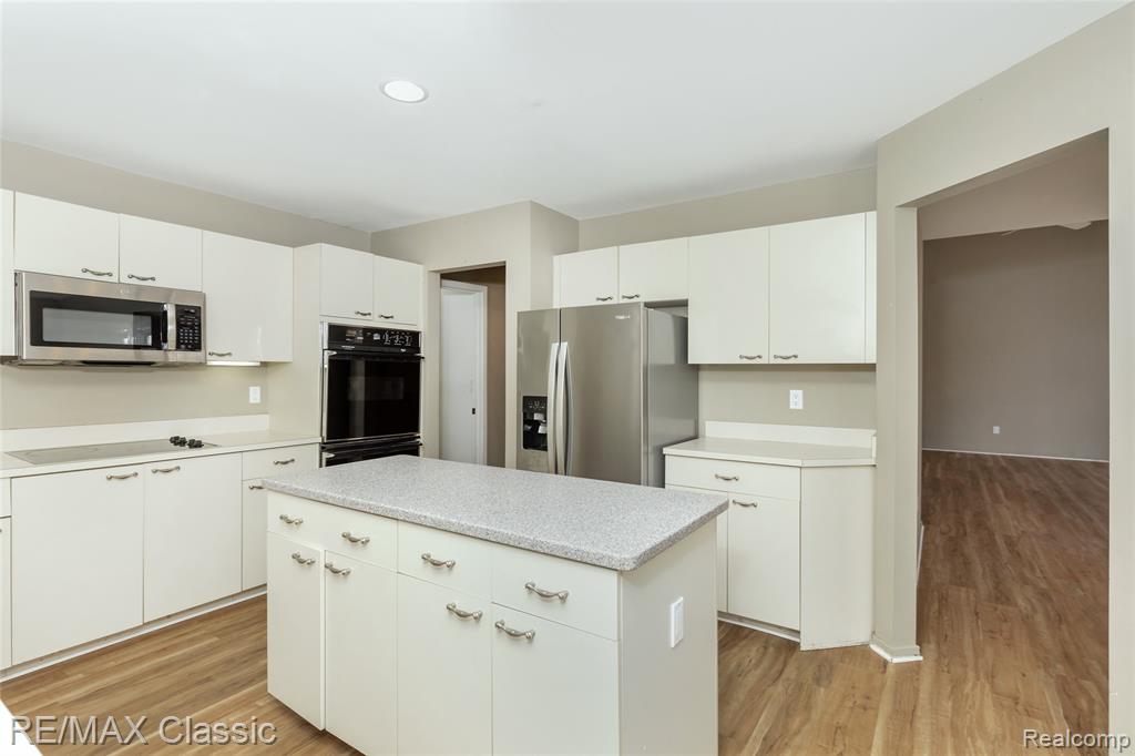 4860 Pelican Way, West Bloomfield, MI 48323 — Photo 13