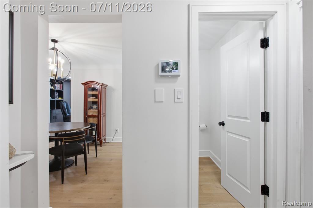 600 WOODCREST Drive, Dearborn, MI 48124 — Photo 31