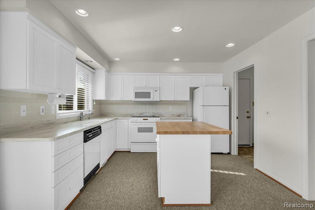 883 TARTAN Trail, Bloomfield Hills, MI 48304 — Photo 9
