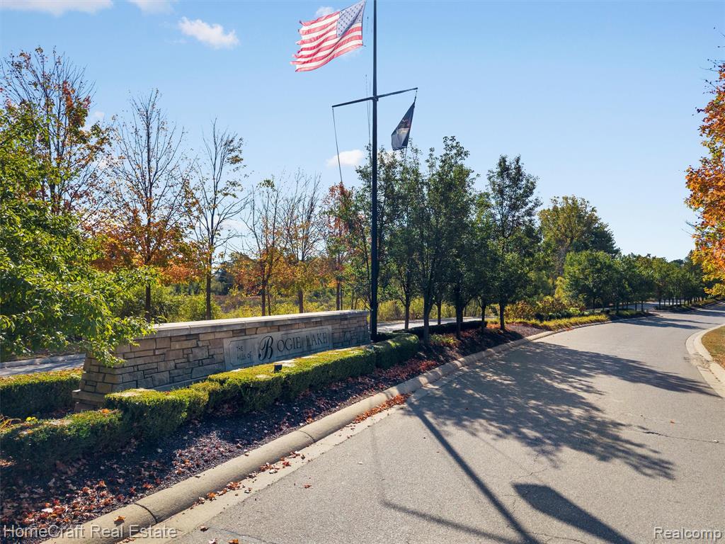 6031 BALMORAL Way, Commerce Twp, MI 48382 — Photo 46