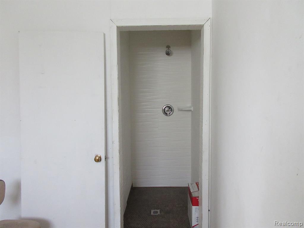 19150 KELLY Road, Detroit, MI 48224 — Photo 9