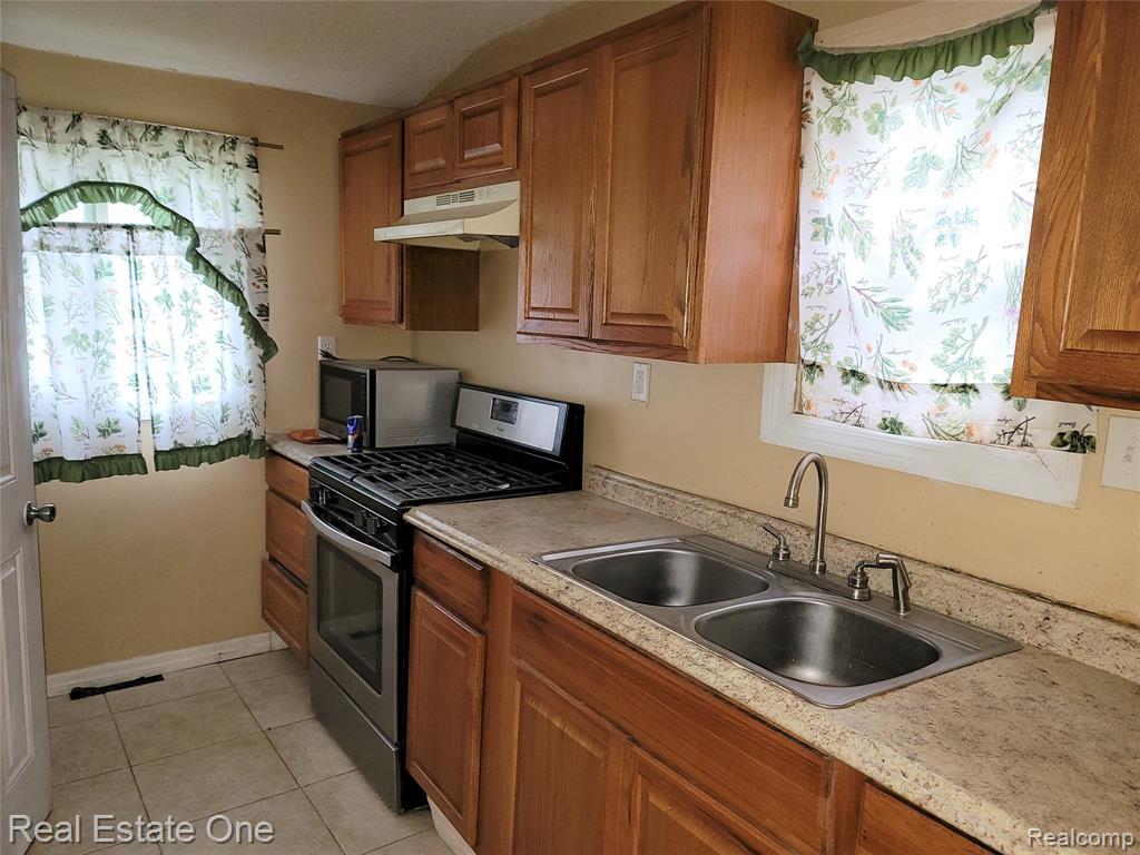 6912 Mansfield Street, Detroit, MI 48228 — Photo 2