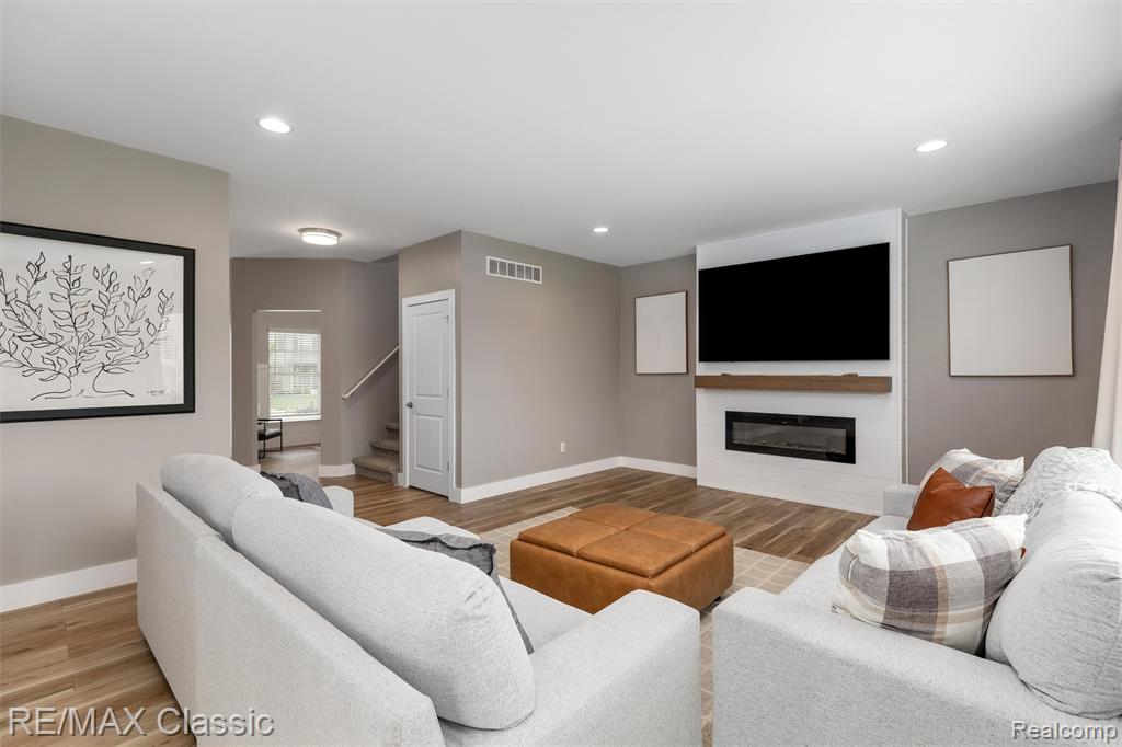 801 Kestrel Court, South Lyon, MI 48178 — Photo 11