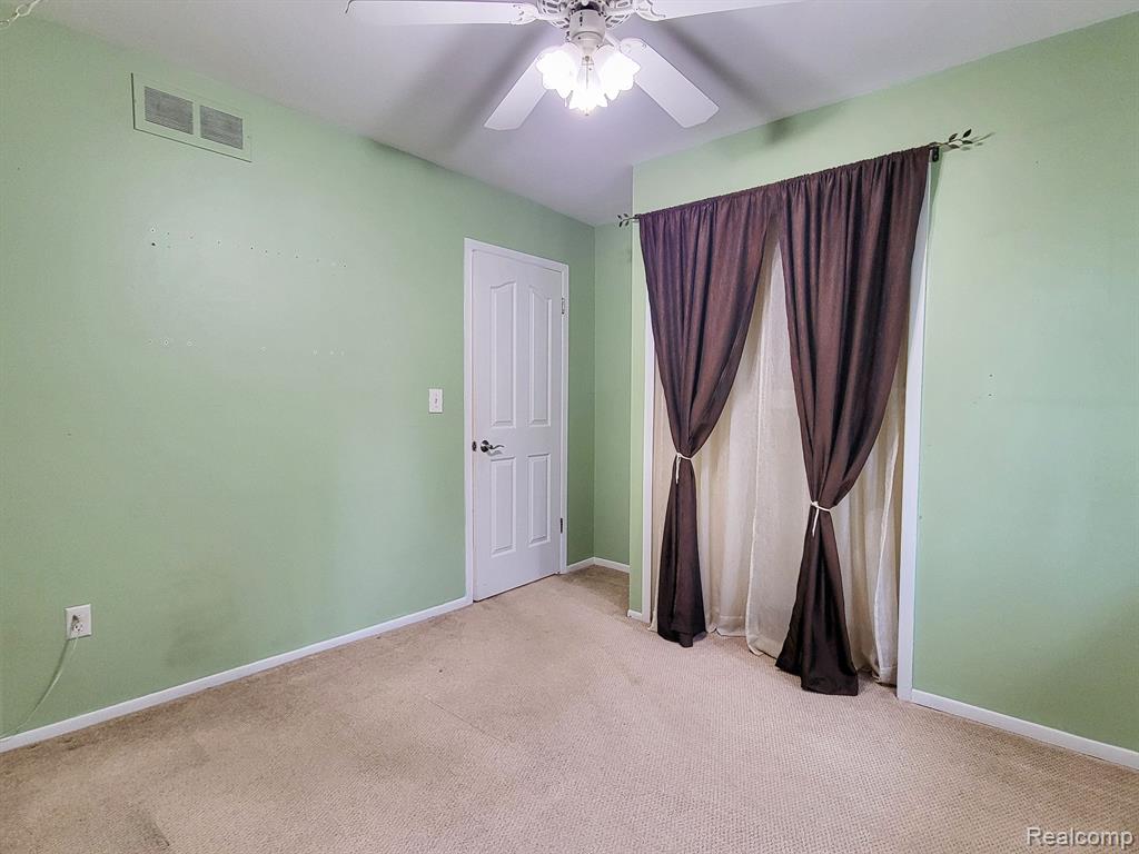 42608 Somerset, Canton, MI 48187 — Photo 17