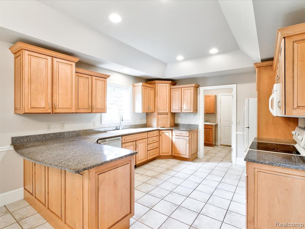 3084 Aberdeen Court, Port Huron, MI 48060 — Photo 9