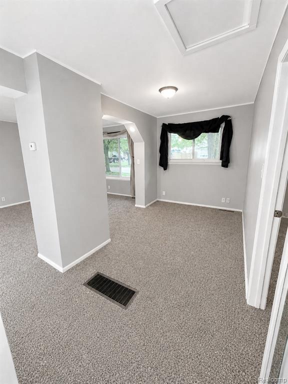 813 McKeighan Avenue, Flint, MI 48507 — Photo 9