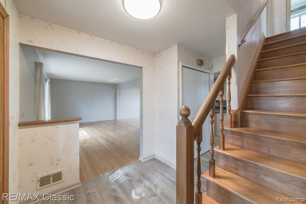 1587 Three Lakes Drive, Troy, MI 48085 — Photo 3