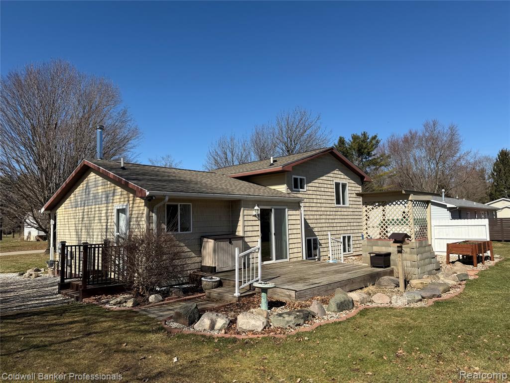152 Crooked Limb Drive, Lapeer, MI 48446 — Photo 32