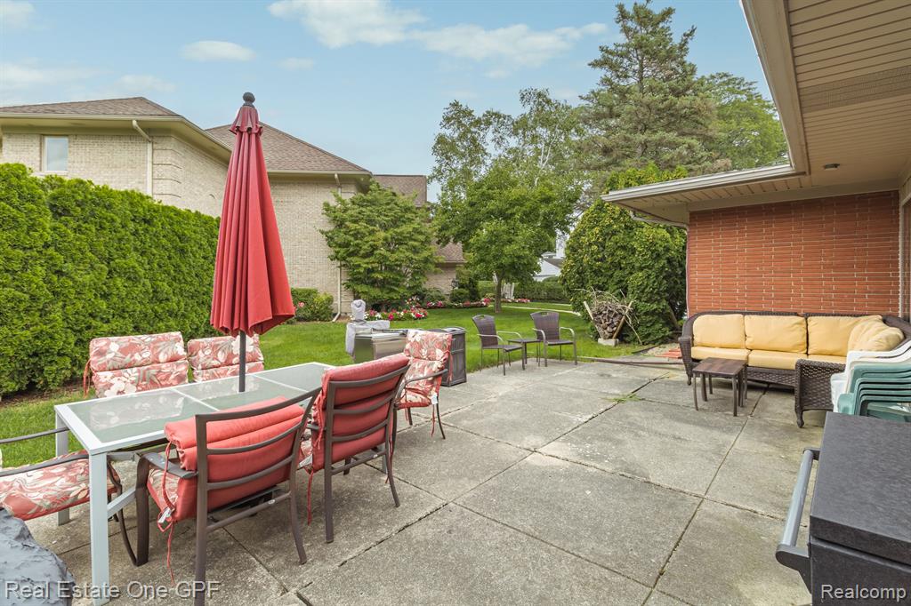 60 MOORLAND Drive, Grosse Pointe Shores, MI 48236 — Photo 71