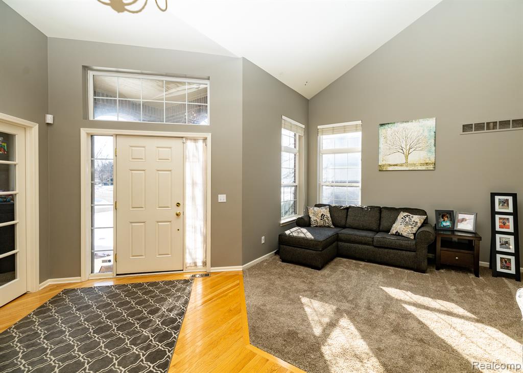 5731 Bingham Drive, Commerce Twp, MI 48382 — Photo 5