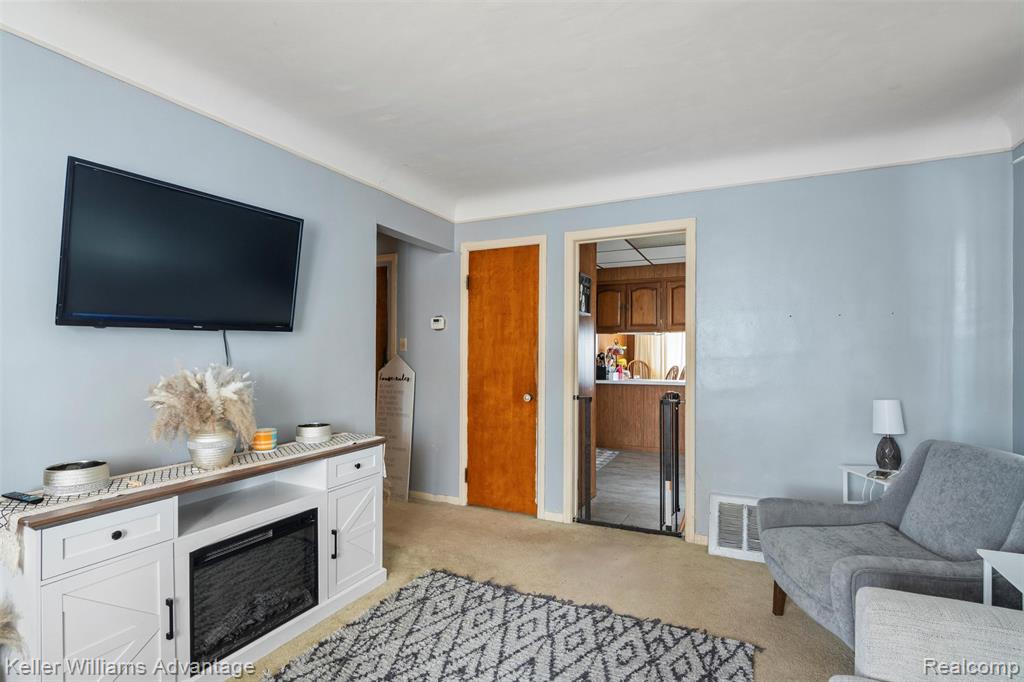 2085 Thomas Street, Lincoln Park, MI 48146 — Photo 8