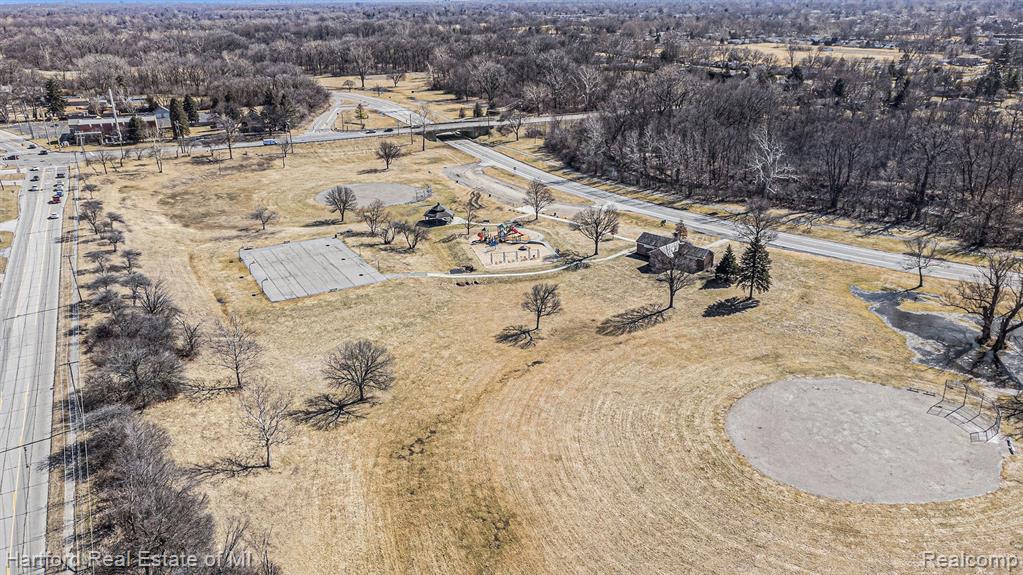 8600 Cardwell Street, Westland, MI — Photo 10