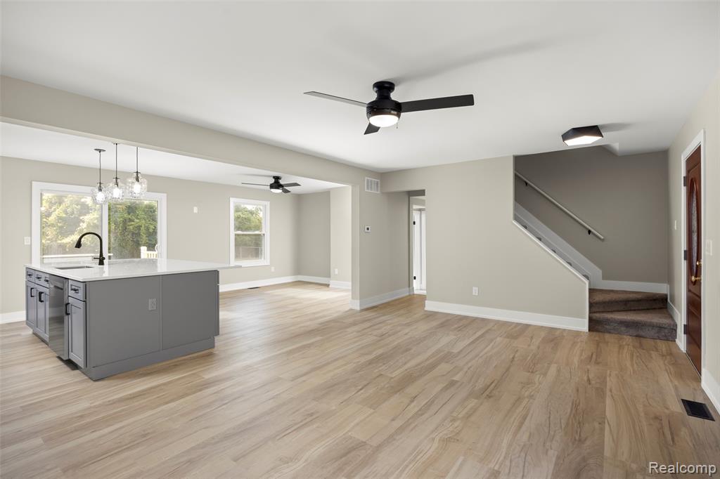 54253 Bradshaw Drive, New Baltimore, MI 48047 — Photo 5