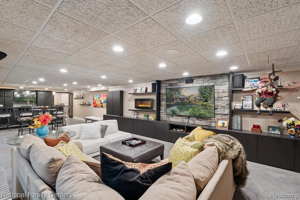 730 Berwick Court, Highland, MI — Photo 46