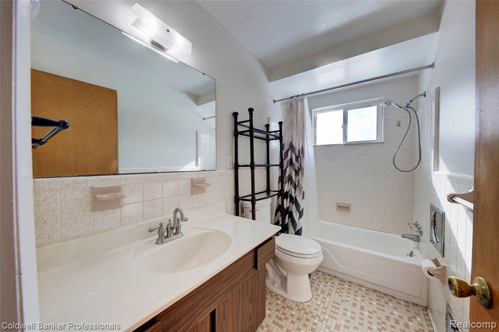 9555 Andersonville Road, Clarkston, MI — Photo 20