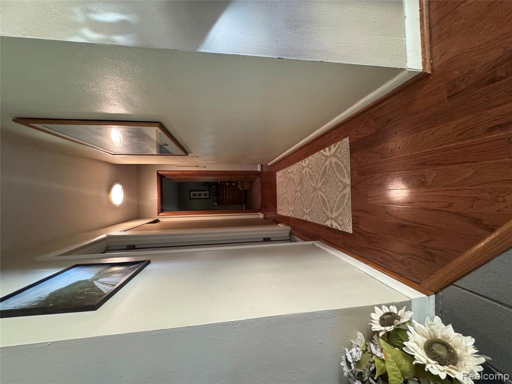 7665 Apache Trail Road, Temperance, MI 48182 — Photo 18