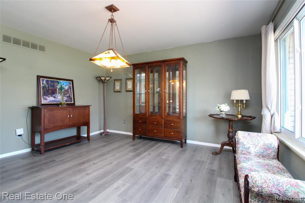 6942 Leslee Crest Drive, West Bloomfield, MI — Photo 6