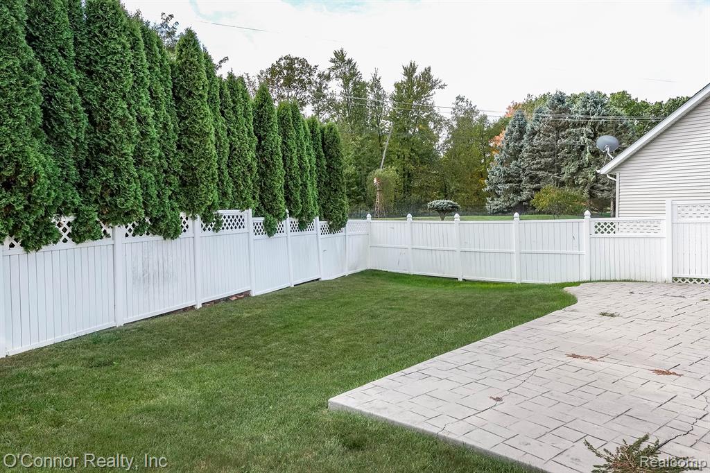 955 Covington, Marysville, MI 48040 — Photo 30
