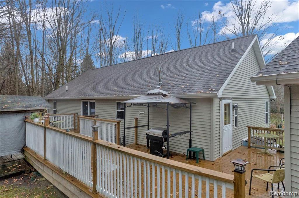 6789 LYONS Road, Imlay City, MI 48444 — Photo 23