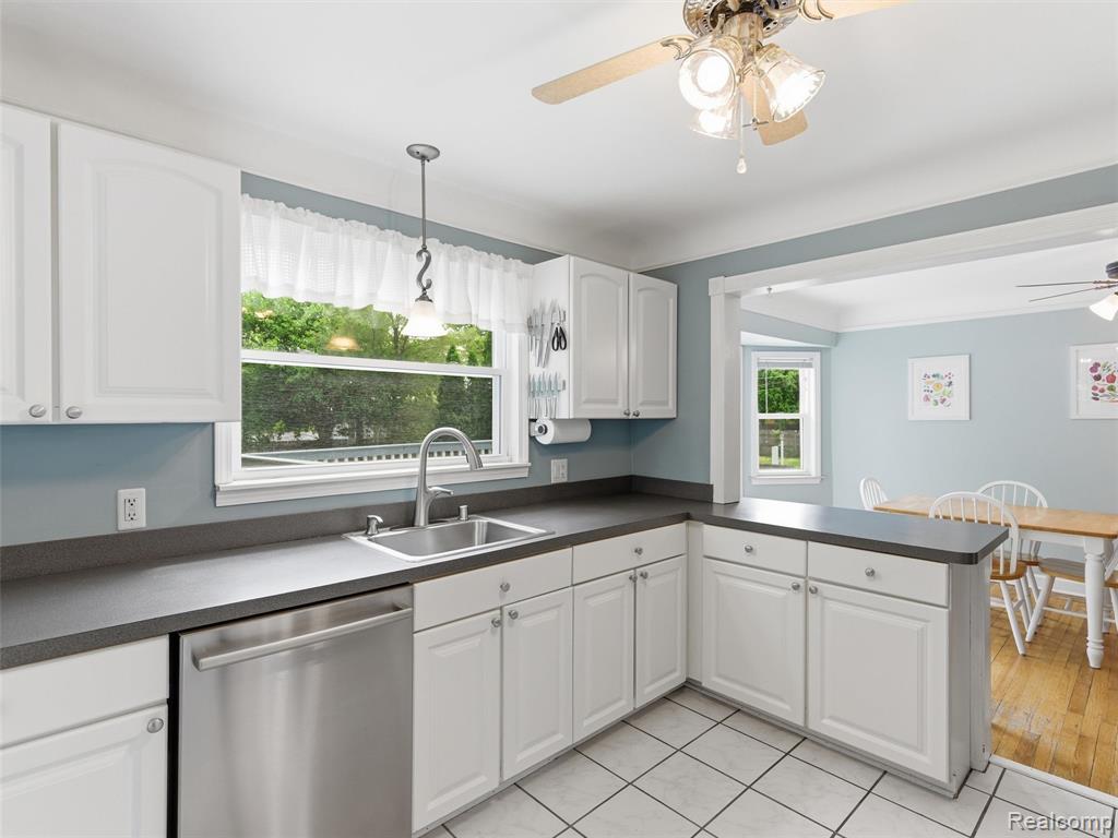7790 Powers Court, Utica, MI 48317 — Photo 17