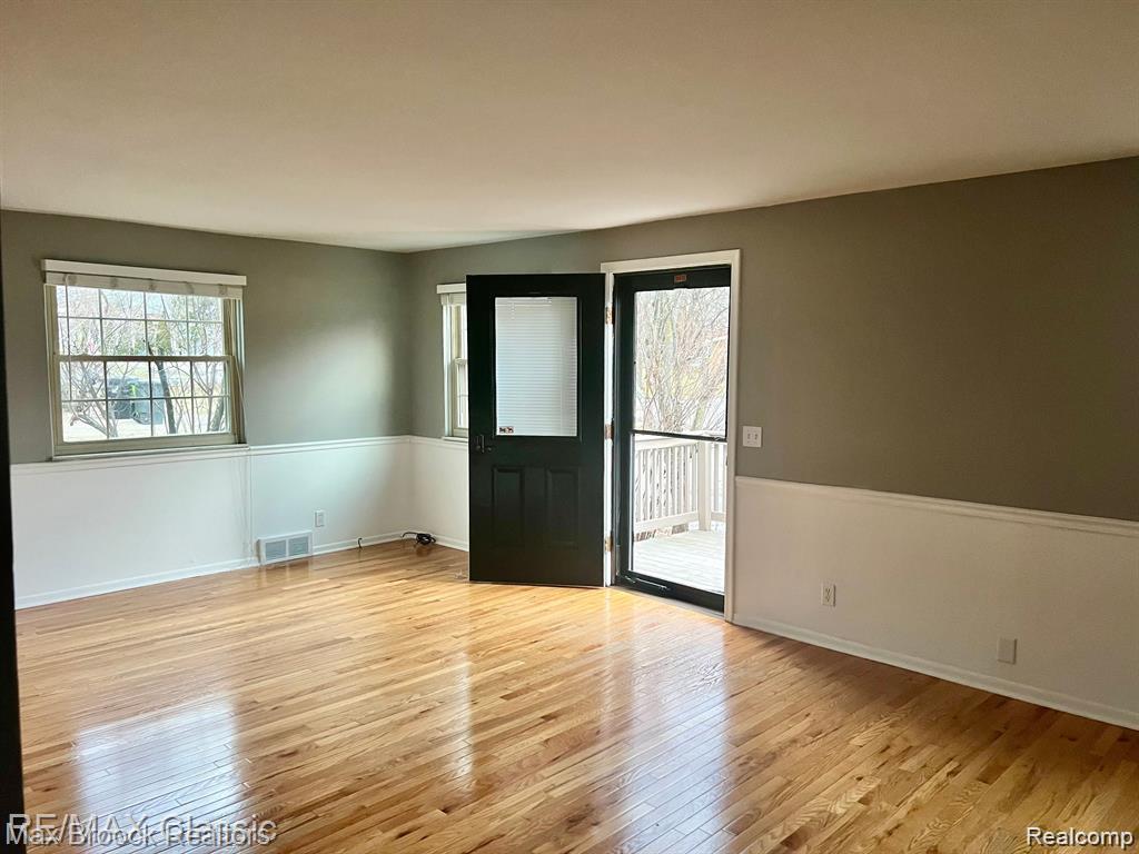 615 Leon Road, Walled Lake, MI 48390 — Photo 11