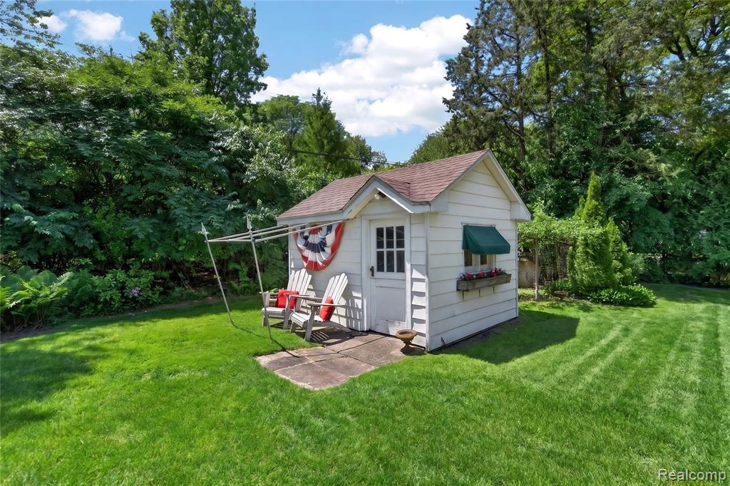 18577 San Jose Boulevard, Lathrup Village, MI 48076 — Photo 31