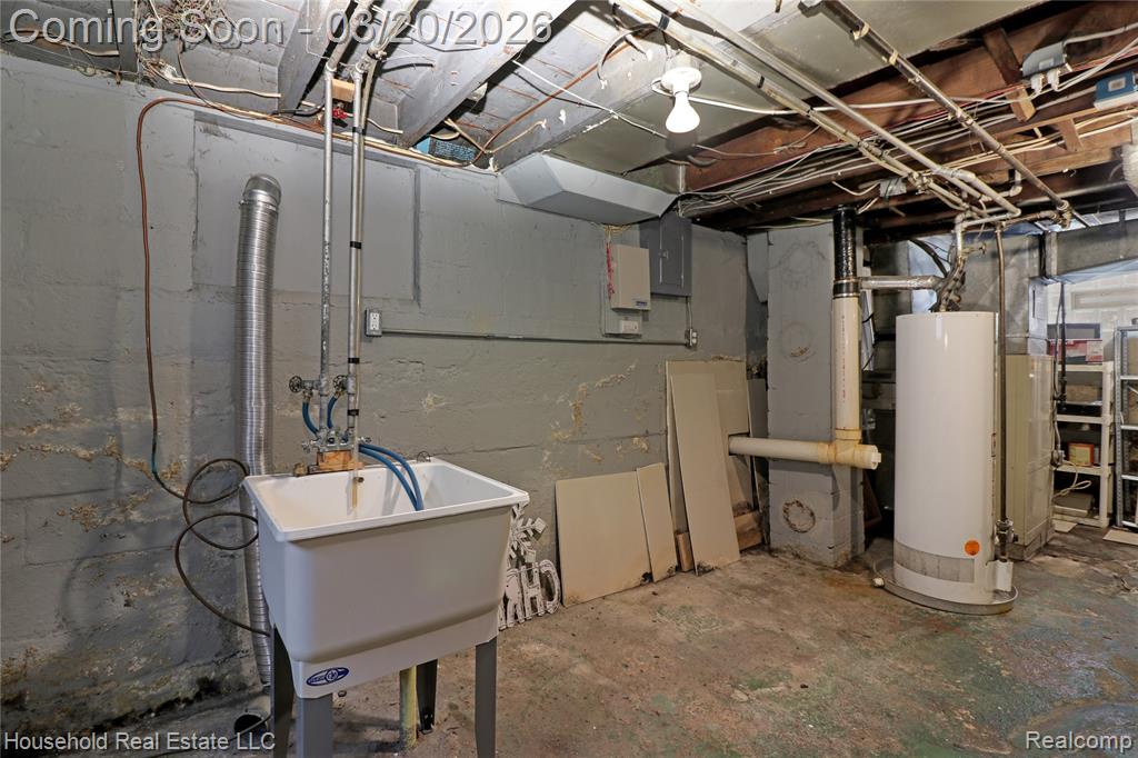 8335 Harding, Center Line, MI 48015 — Photo 17