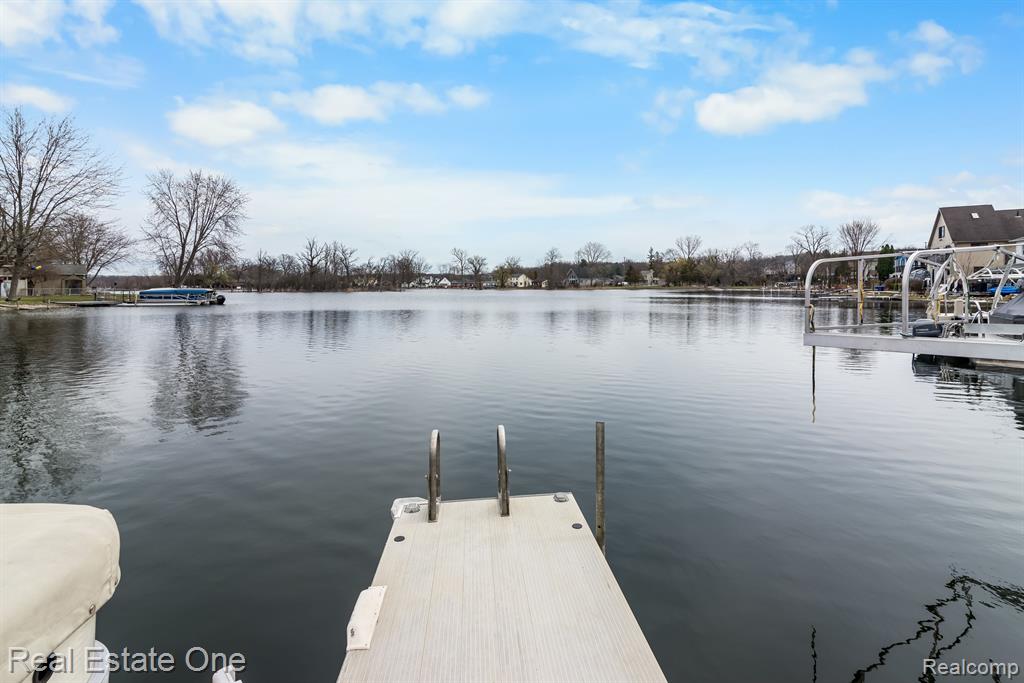 8831 Lagoon Drive, Brighton, MI 48116 — Photo 31
