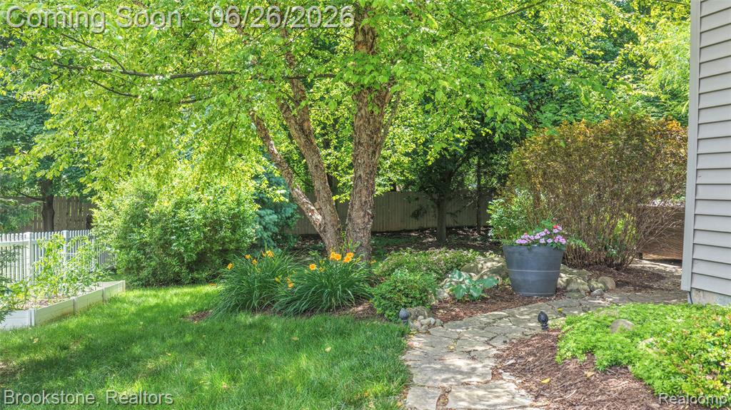 5017 Leyland Drive, Clarkston, MI 48348 — Photo 5