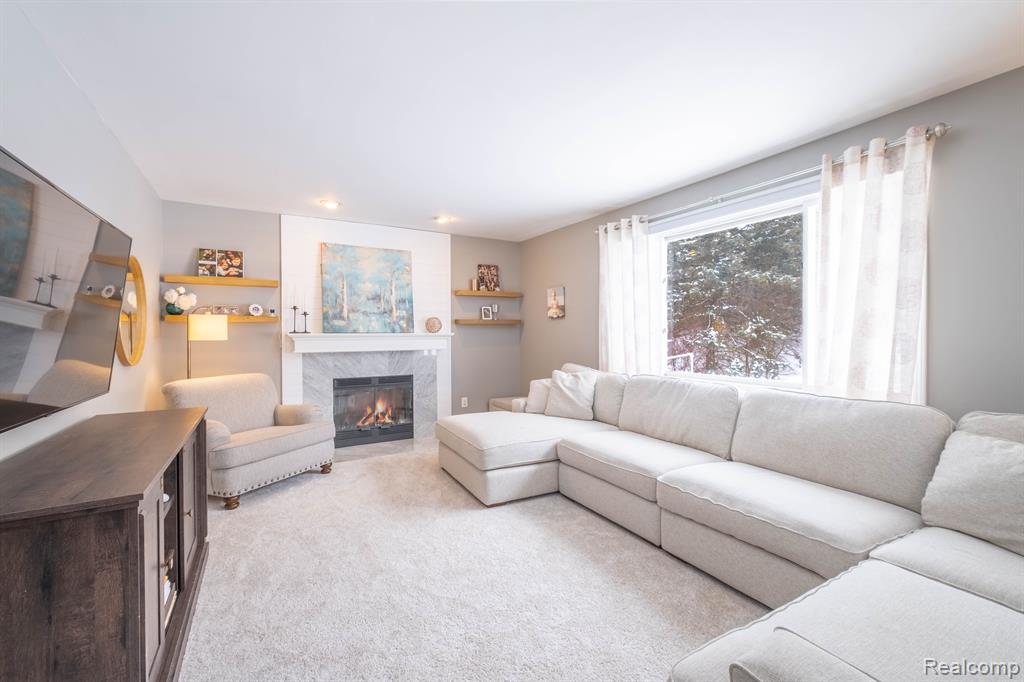 6775 CANTERBURY Lane, Clarkston, MI 48348 — Photo 9