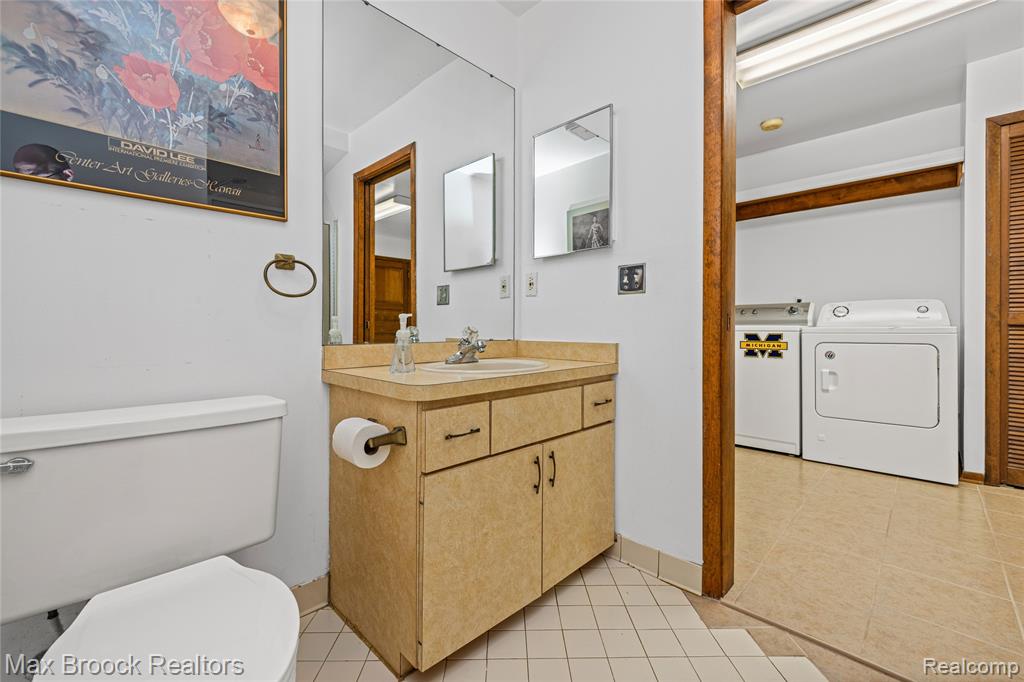 32674 Bingham Lane, Bingham Farms, MI 48025 — Photo 33
