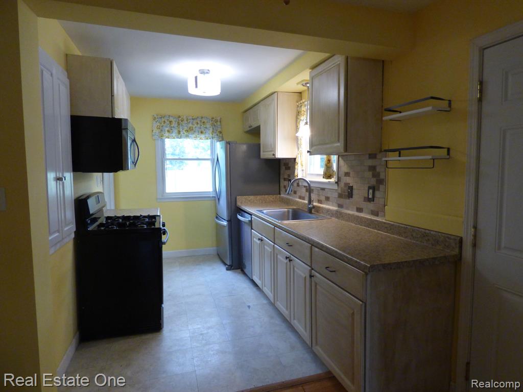 440 2ND Street, South Lyon, MI 48178 — Photo 4