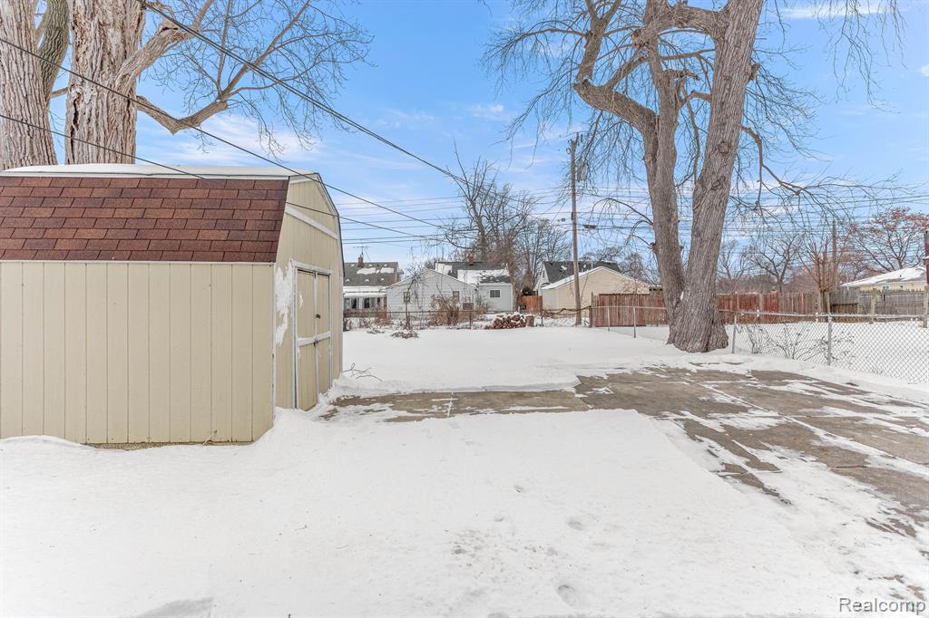 4920 WEDDELL Street, Dearborn Heights, MI 48125 — Photo 26