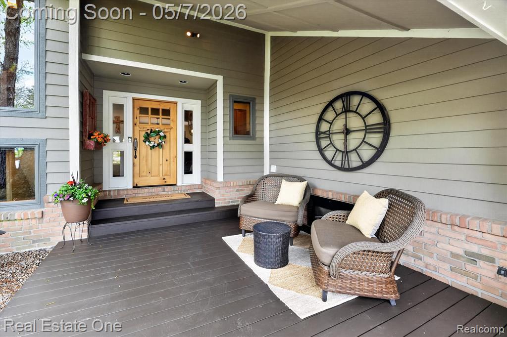 38967 Holsworth Court, Farmington, MI 48331 — Photo 5